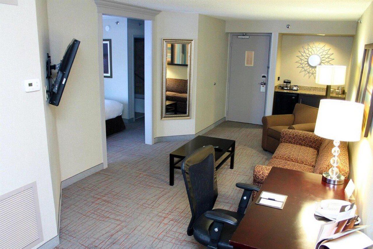 Doubletree Suites By Hilton Dayton/Miamisburg Exterior foto
