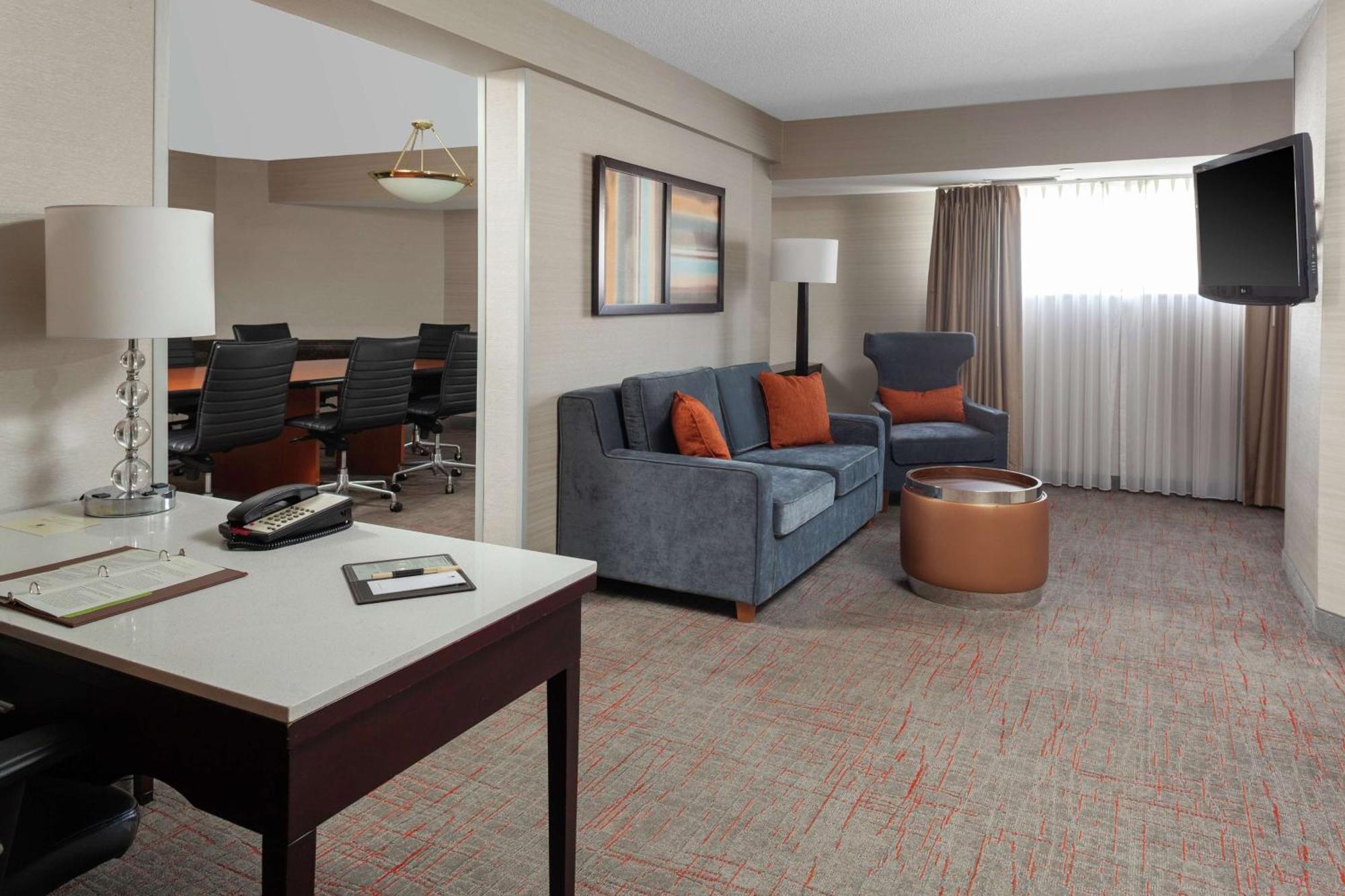 Doubletree Suites By Hilton Dayton/Miamisburg Exterior foto