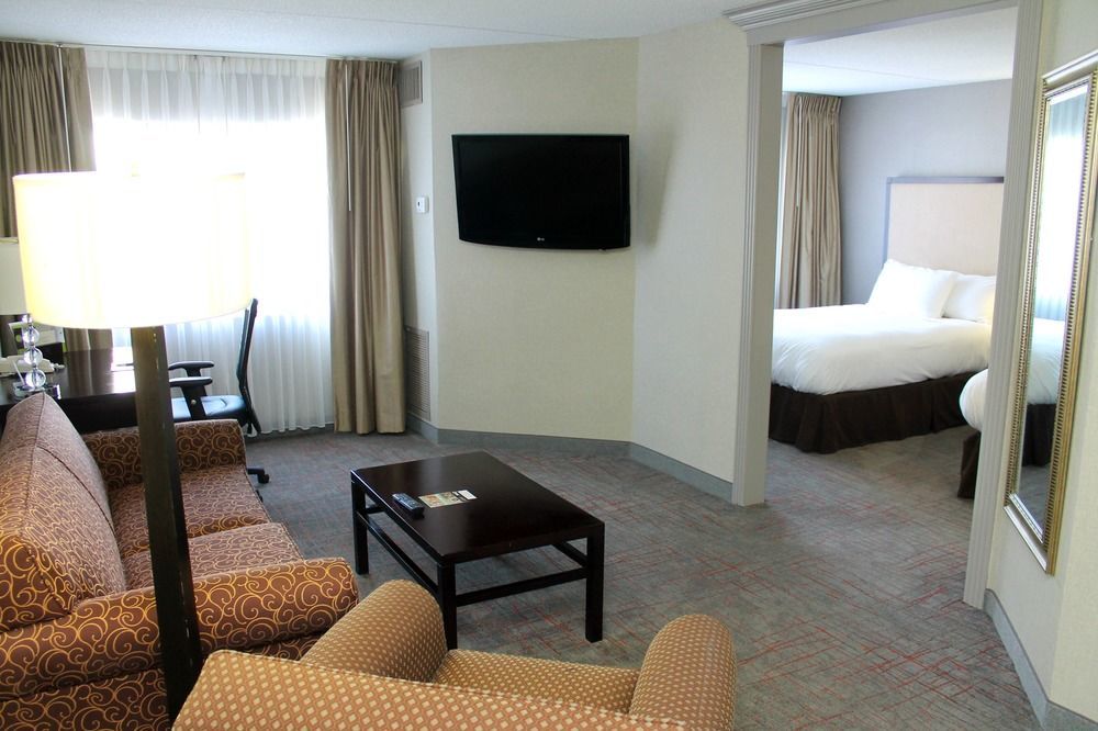 Doubletree Suites By Hilton Dayton/Miamisburg Exterior foto
